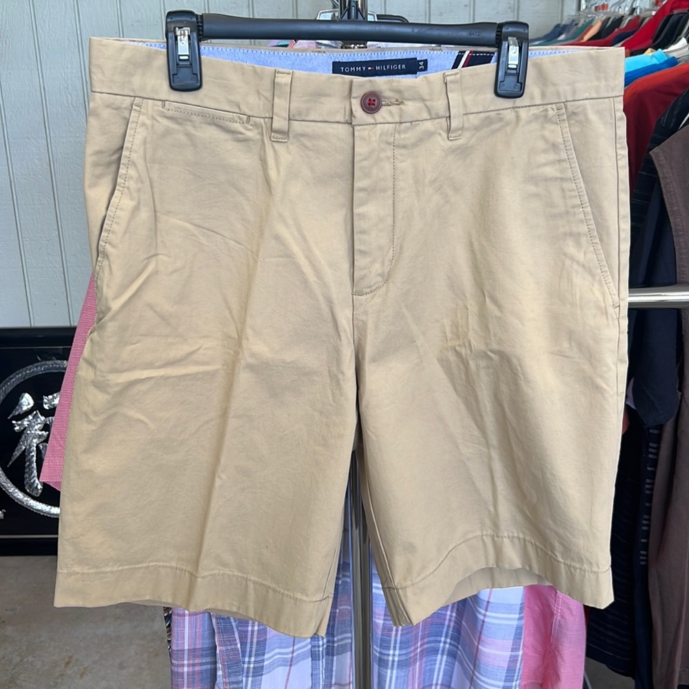 Gently used Tommy Hilfiger classic fit shorts size 34